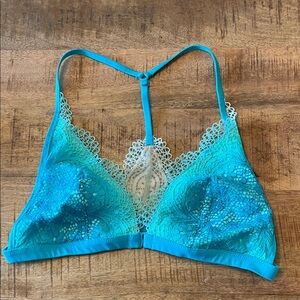 Victoria’s Secret Body By Victoria Ombré Lace Front Close Bralette Medium
